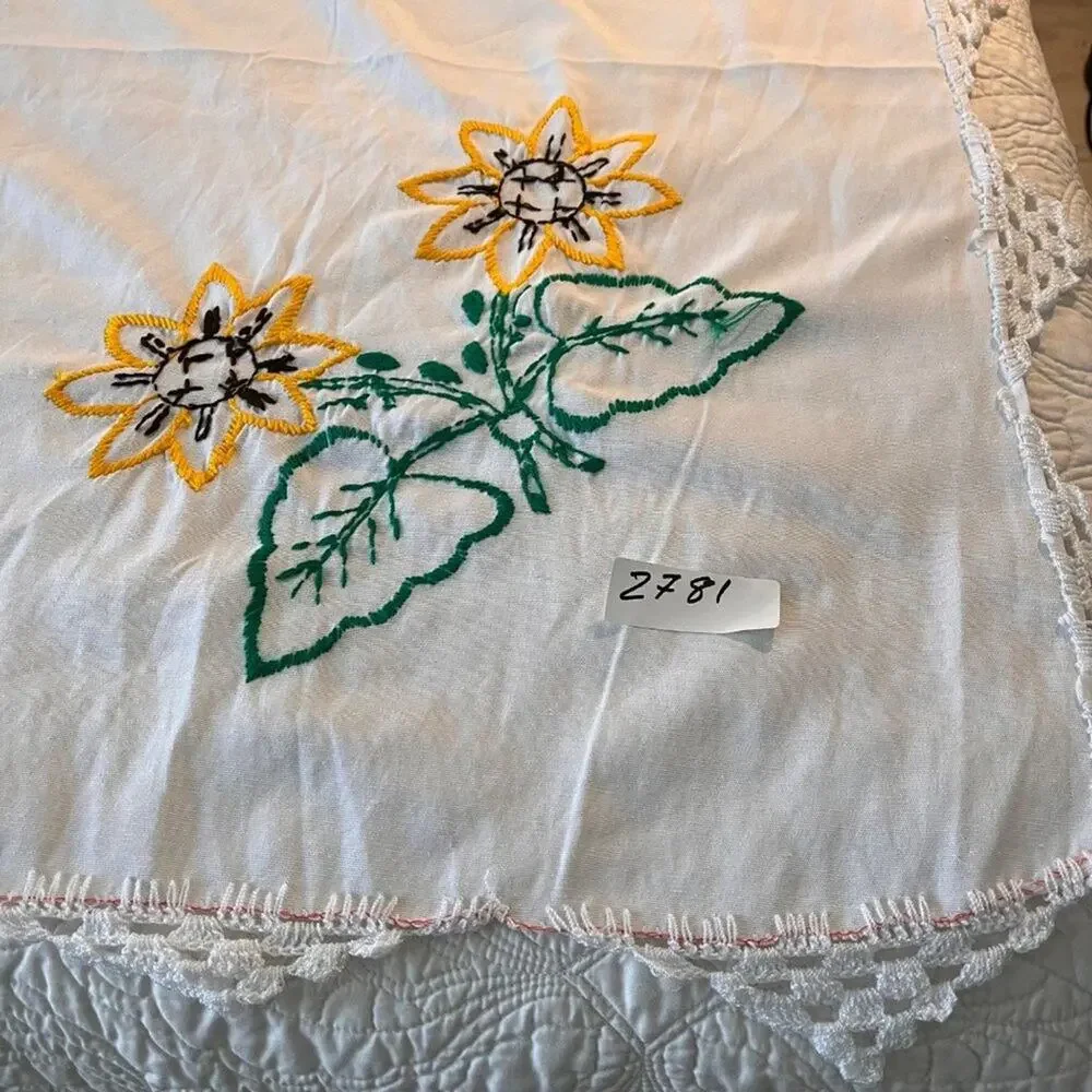 Vintage  handmade multicolor Flora  Embroidery  TableCloth